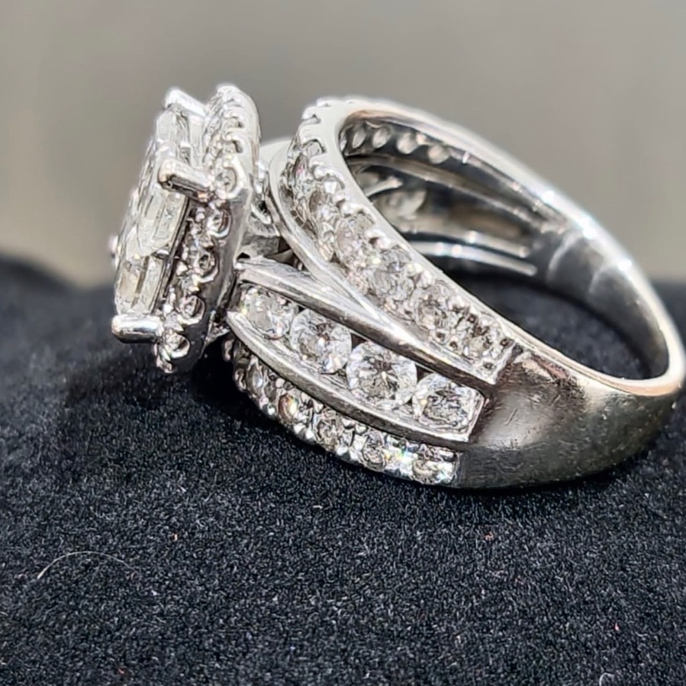 4 carat TCW! 14k white gold. Dripping WITH DIAMONDS! BLING RING! - Picture 4 of 12